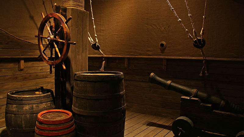 This pirate room features many interesting objects, but only several will be useful. It might irritate individual players.