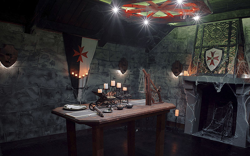 Themed decorations help you get a better feel for the escape room atmosphere